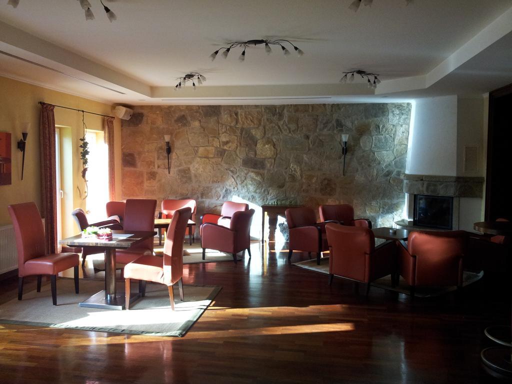 Hotel Restaurant Am Pfauenhof Quakenbruck Exterior photo